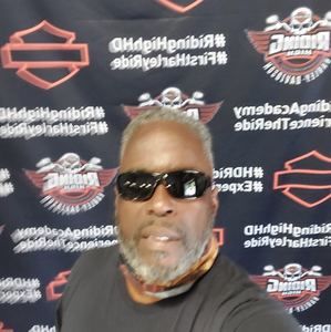 Meet your Posher, Robert